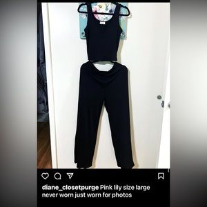 Pink lilies 2 piece set too and bottom super cozy and soft